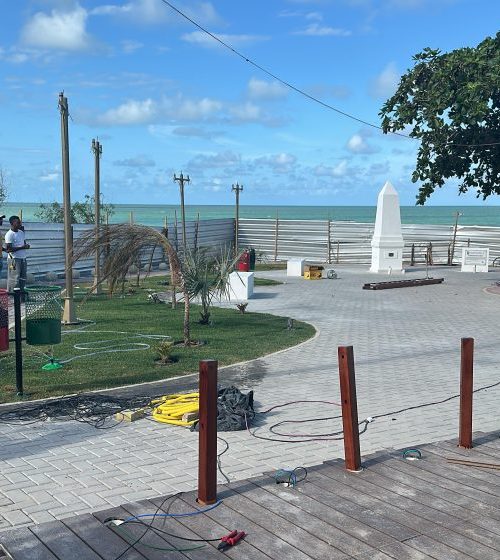 Prefeitura de Goiana entrega nova praça em Ponta de Pedras