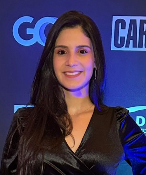 Consultoria de Alto Impacto: A Atuação Internacional de Débora Rodrigues