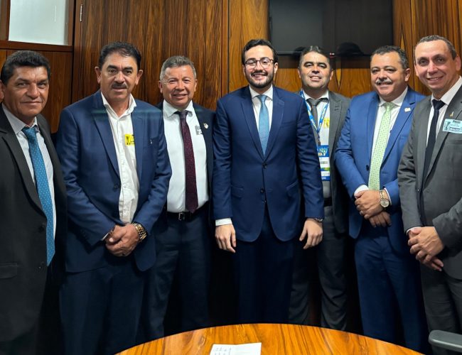 Cícero Dionísio busca recursos em Brasília para melhorias em Brejão