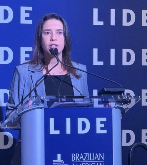 Raquel Lyra destaca retomada da capacidade de investimento de Pernambuco em fórum nos Estados Unidos