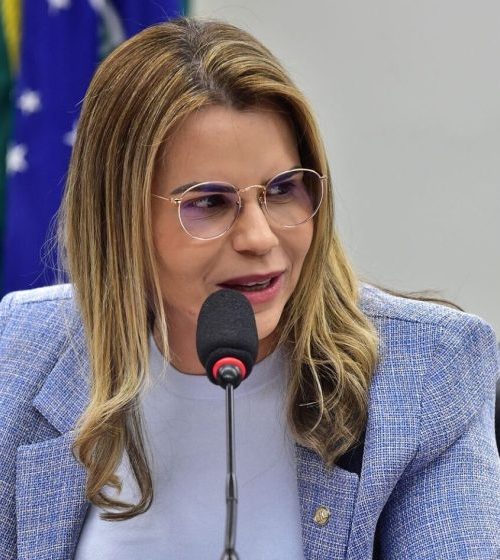 Câmara aprova projeto que estabelece prazo máximo de 60 dias para início do tratamento de pessoas com autismo