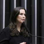 Maria Arraes propõe e Câmara dos Deputados aprova mudança de nome da Sala de Líderes para “Sala Miguel Arraes”