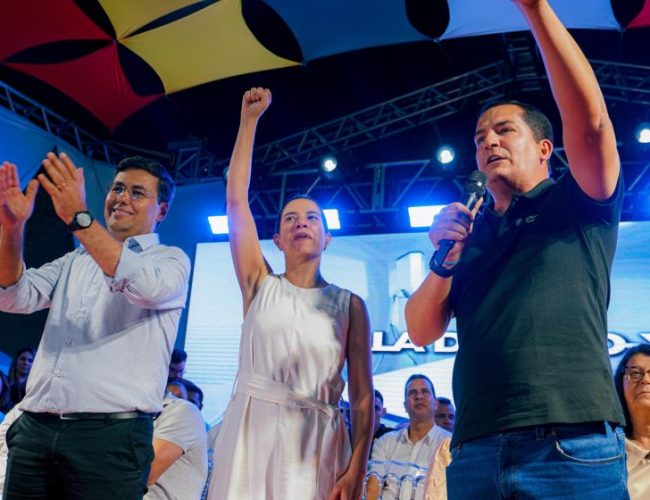 Dannilo Godoy leva investimentos e inaugura sala de Raio-X em Ibimirim ao lado de Raquel Lyra