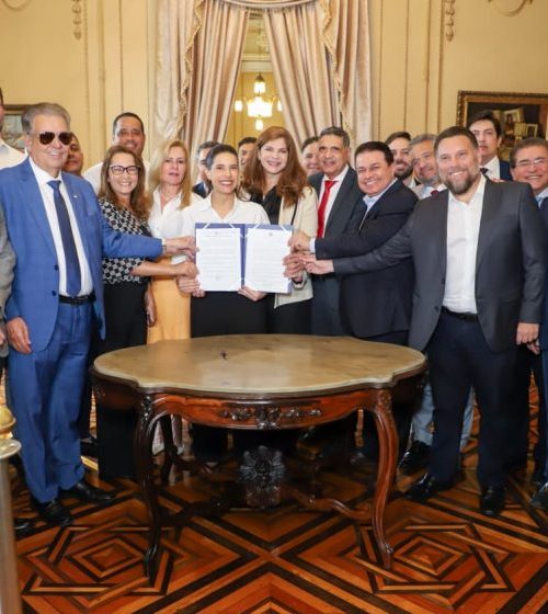 Raquel Lyra sanciona lei que autoriza empréstimo de R$ 1,5 bilhão para obras estruturadoras em Pernambuco