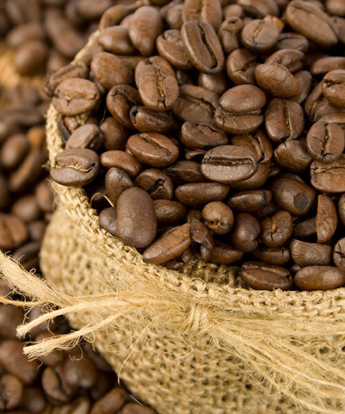Sobretaxa dos EUA ameaça liderança do Brasil no maior mercado de café do mundo, alerta Cecafé