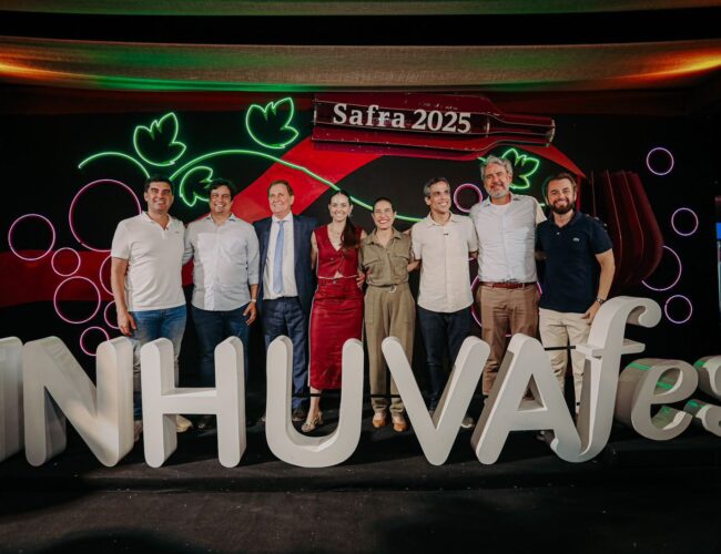 Governadora Raquel Lyra reforça apoio ao desenvolvimento produtivo durante abertura da VINHUVAfest 2025, em Lagoa Grande