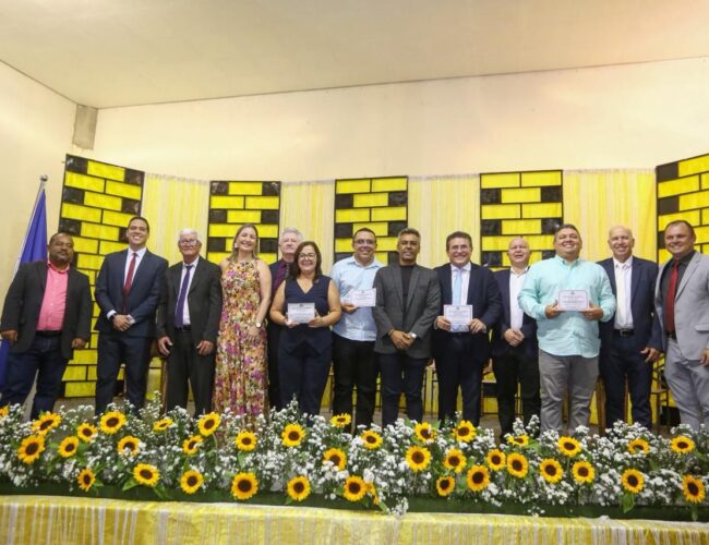 Duque recebe título de cidadão pesqueirense e reforça atuação no Agreste