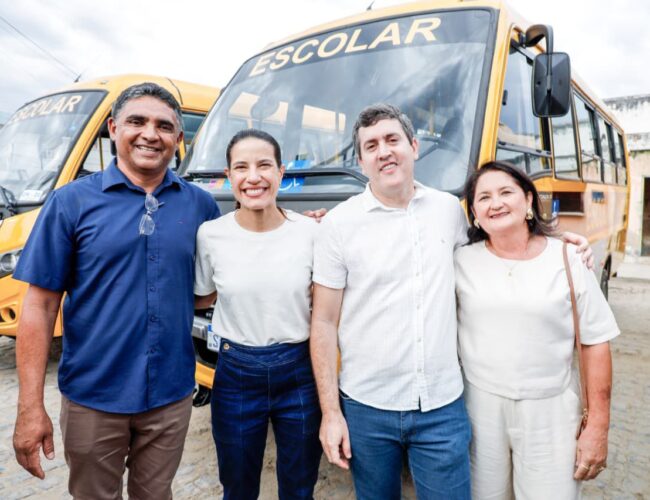 Raquel Lyra autoriza obras, entrega ônibus escolares e anuncia nova ETE em Custódia