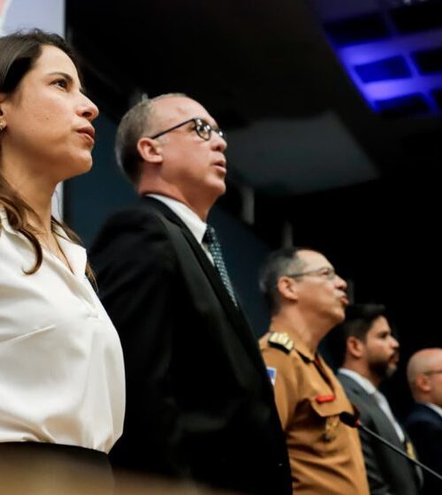 Raquel Lyra comanda aula inaugural de nova turma do curso de oficiais da PMPE