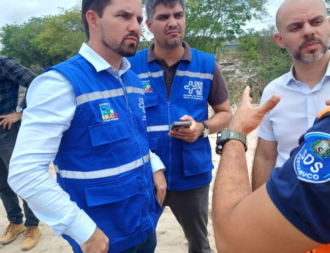 Força-tarefa do Governo Raquel Lyra atua em Jupi, Jucati e Calçado após chuvas destruírem pontes e rodovias