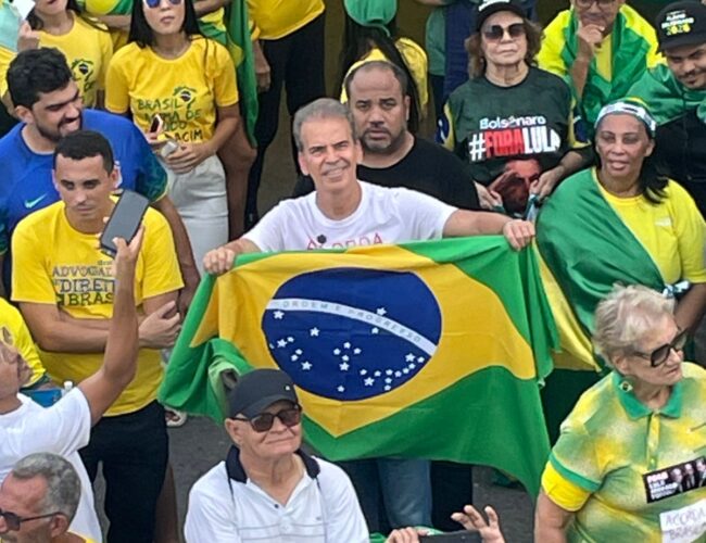 Coronel Alberto Feitosa participa de ato do movimento “Acorda Brasil” na Avenida Boa Viagem