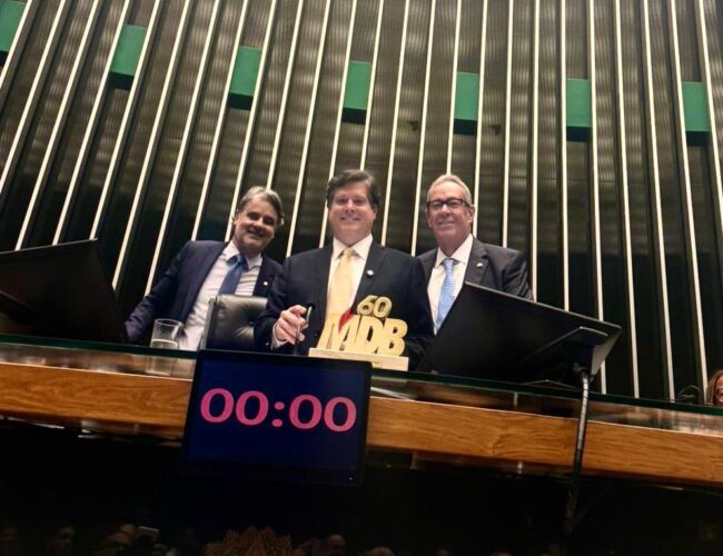 Álvaro Porto celebra 60 anos do MDB ao lado de Baleia Rossi e Raul Henry em Brasília