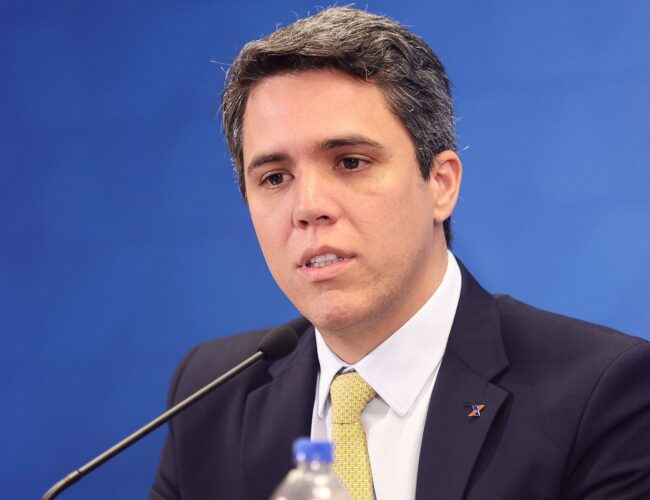 Pedro Freitas assume presidência da Amupe em assembleia de prefeitos