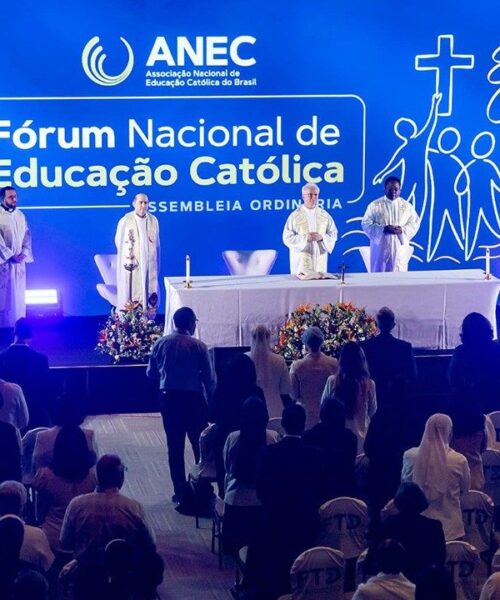 ANEC lança livro que resgata 80 anos da educação católica no Brasil