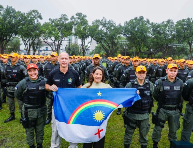 Governadora Raquel Lyra entrega mais de 2 mil novos policiais militares para reforçar segurança no Grande Recife