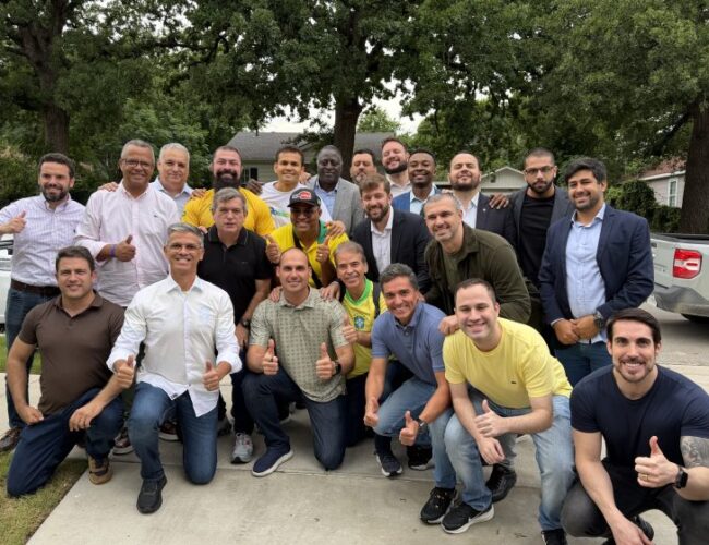 Coronel Feitosa participa de encontro com Eduardo Bolsonaro no Texas ao lado de lideranças bolsonaristas