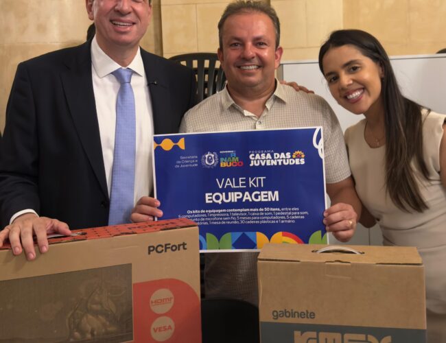 Joãozinho Tenório participa de entrega de equipamentos para Casas das Juventudes ao lado de Fabinho Lisandro