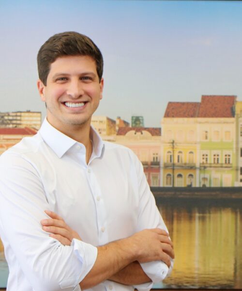João Campos assume legado de Paulo Câmara e reacende debate sobre ciclo socialista em Pernambuco