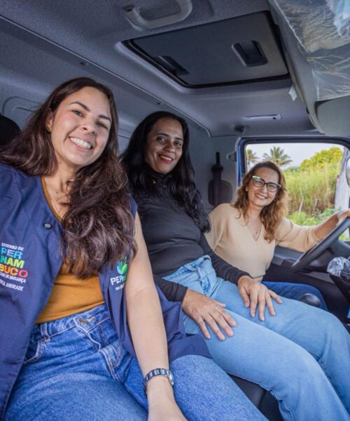 Débora Almeida entrega caminhão frigorífico e inaugura unidade de beneficiamento de frutas em Queimada de Jurema