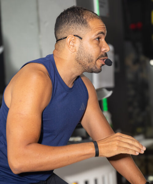 Canetas emagrecedoras exigem acompanhamento e mudança de hábitos para garantir resultados saudáveis, alerta personal trainer
